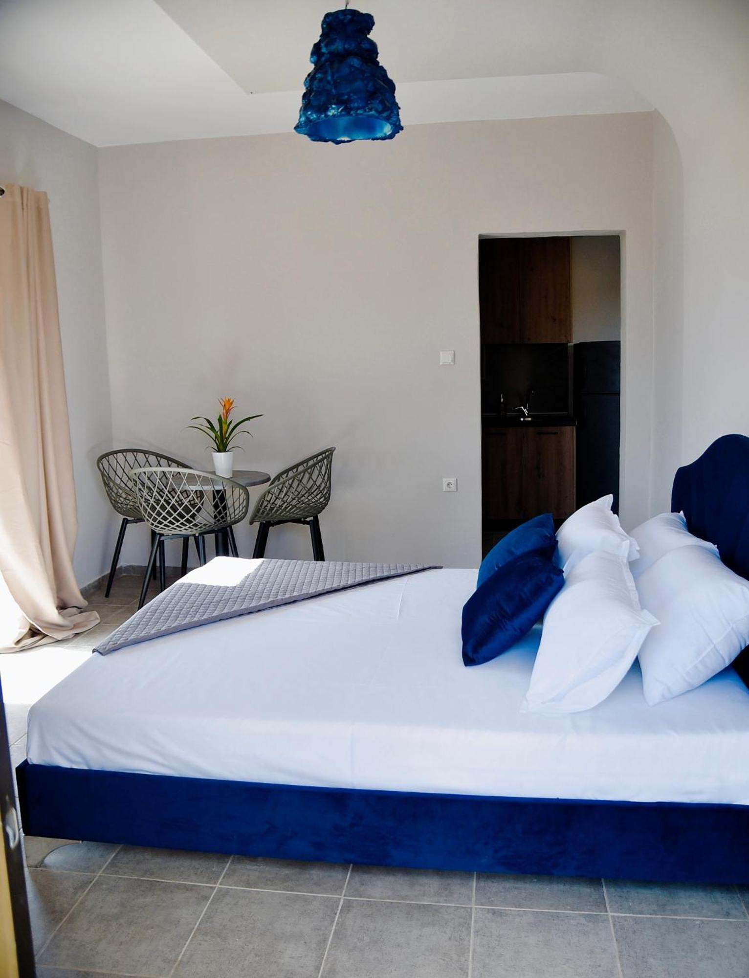 Room Nine 9 Beachfront Apartments Nea Kallikrateia Exteriör bild