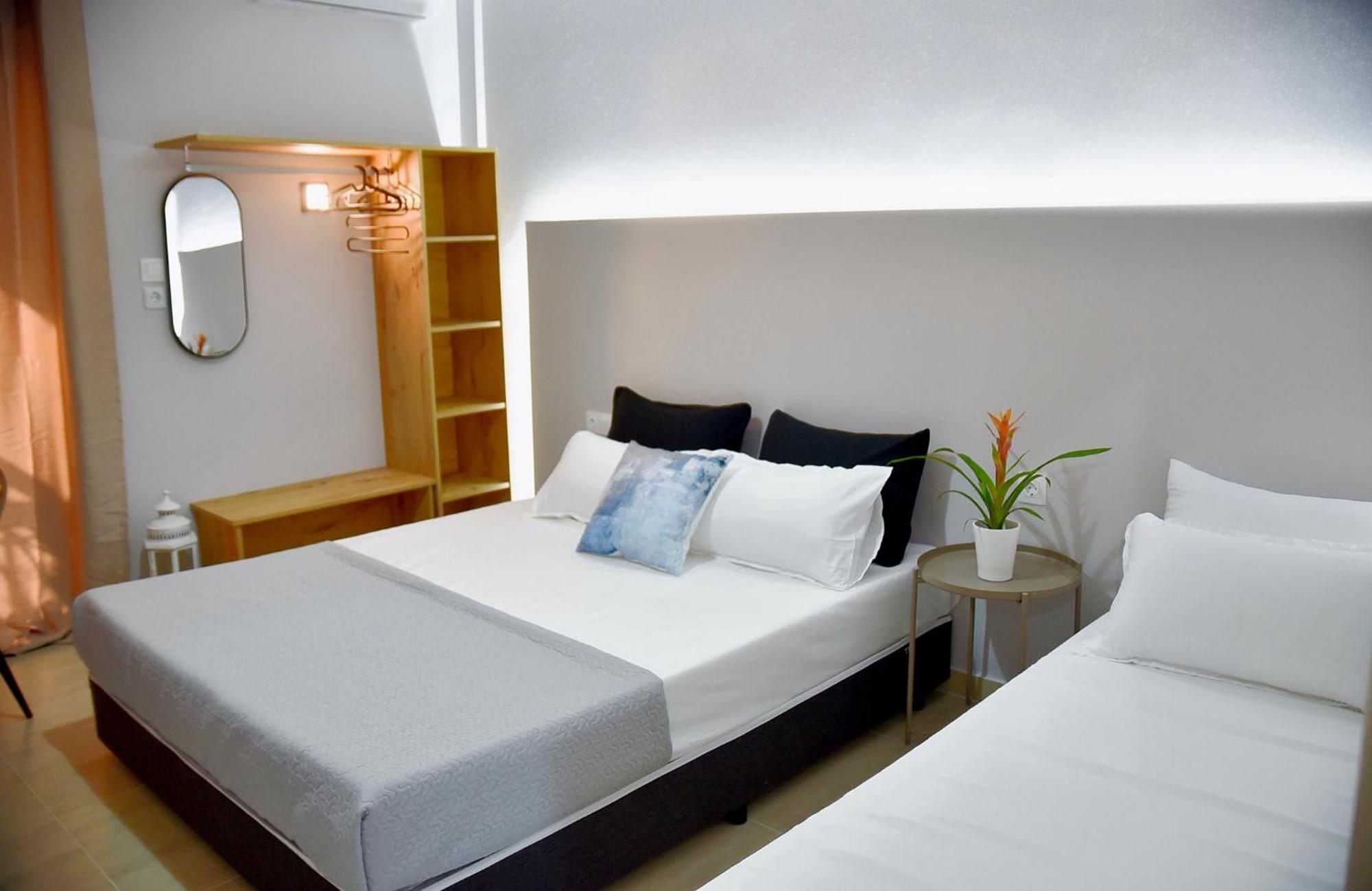 Room Nine 9 Beachfront Apartments Nea Kallikrateia Exteriör bild