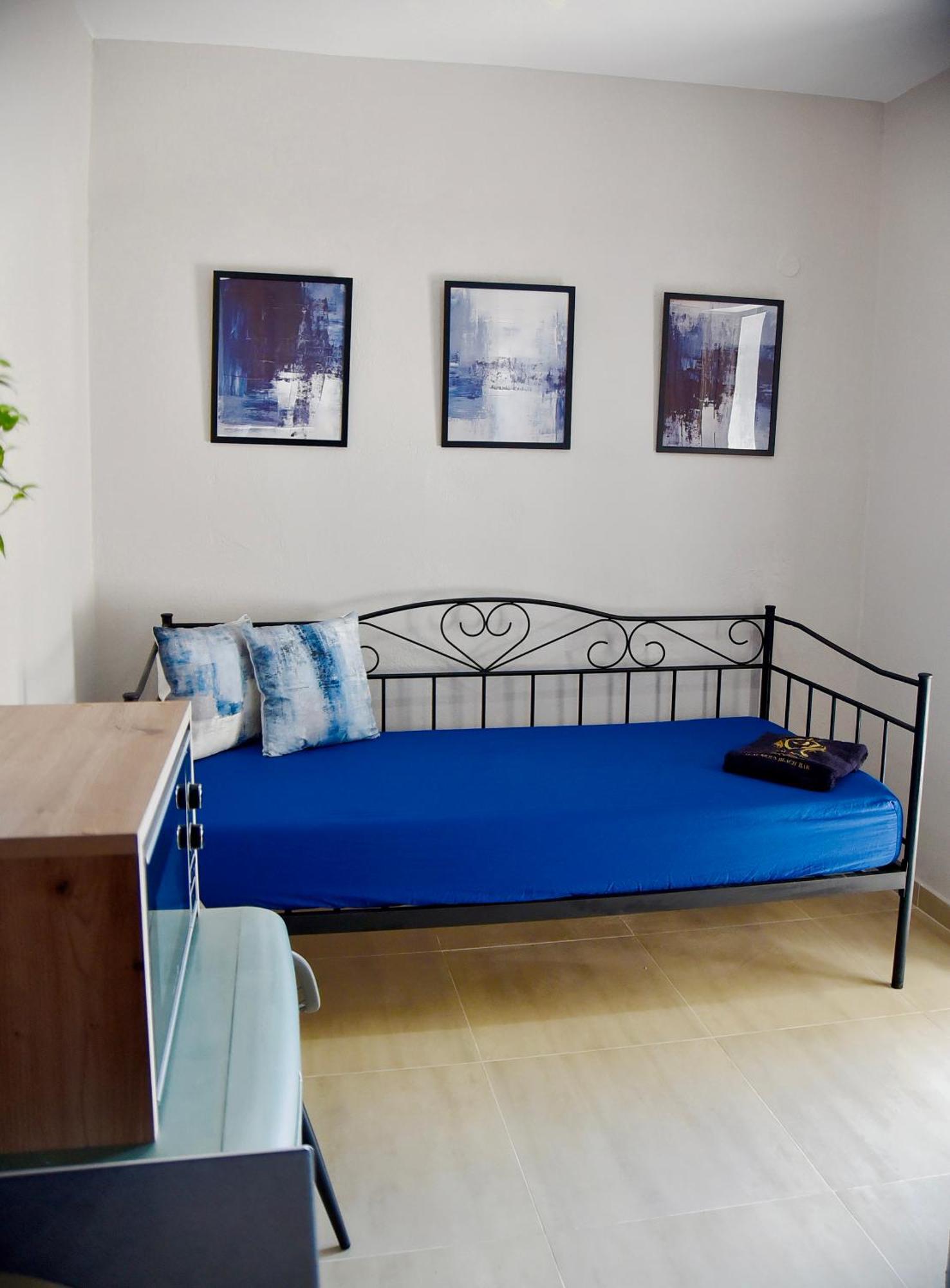 Room Nine 9 Beachfront Apartments Nea Kallikrateia Exteriör bild