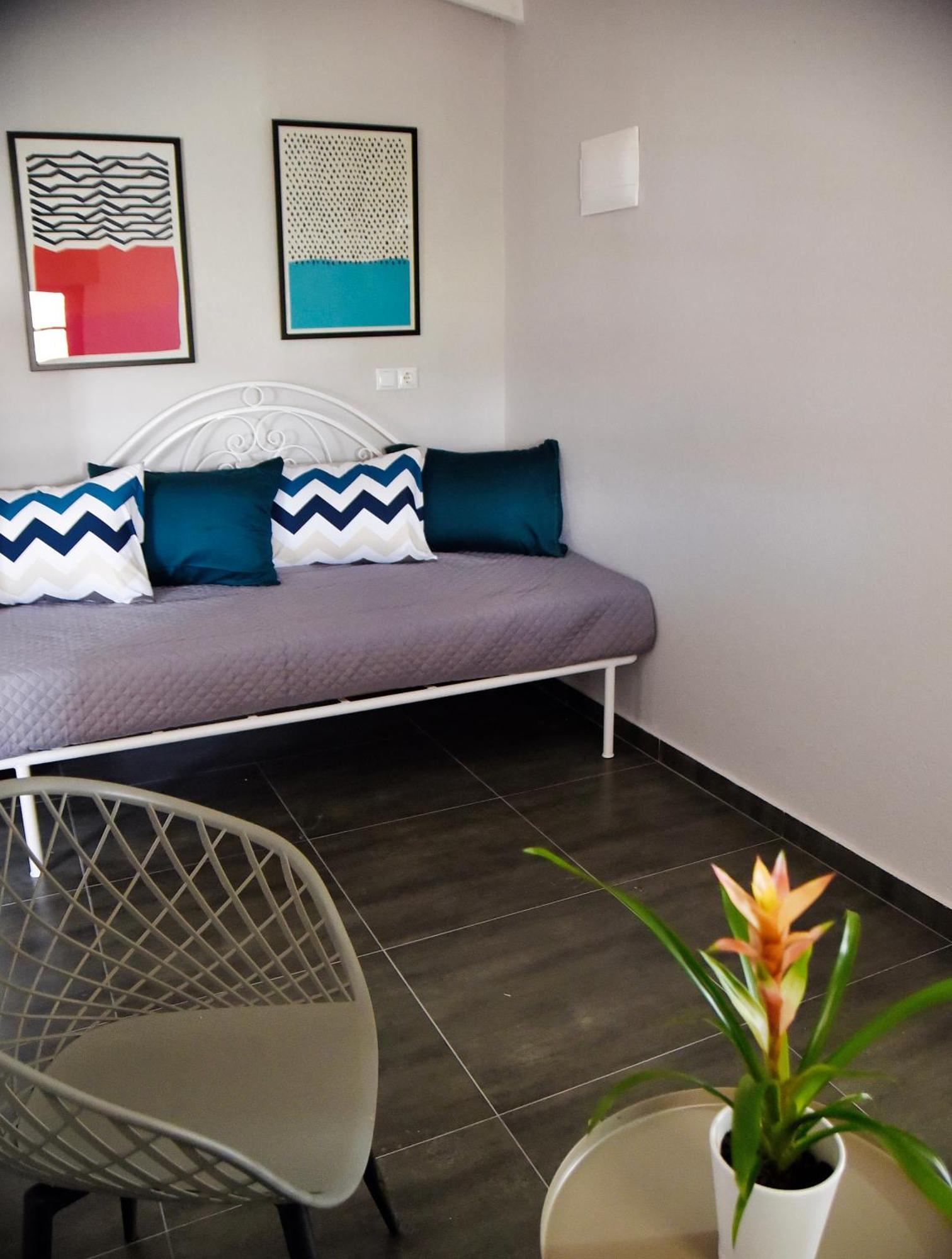 Room Nine 9 Beachfront Apartments Nea Kallikrateia Exteriör bild