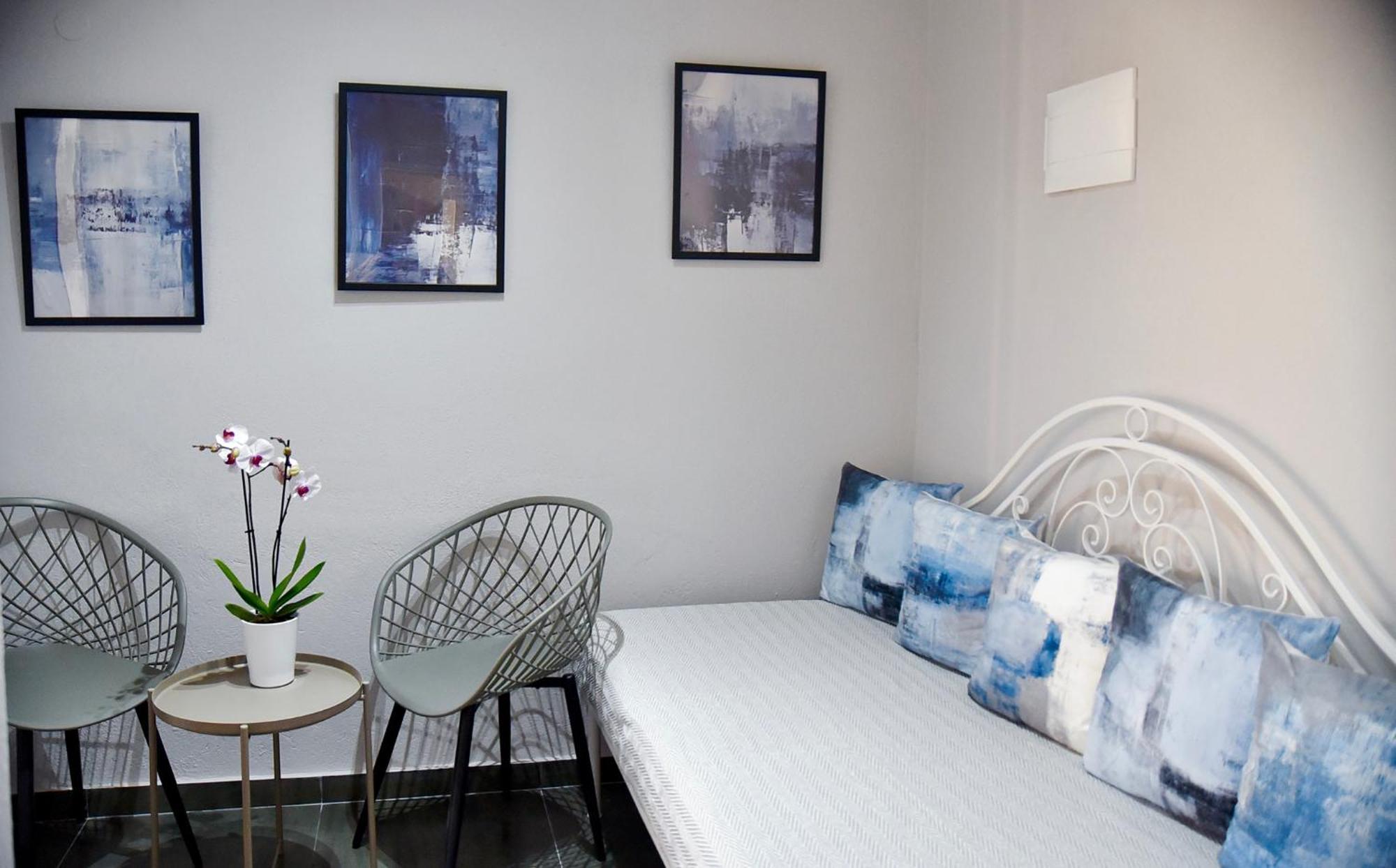 Room Nine 9 Beachfront Apartments Nea Kallikrateia Exteriör bild