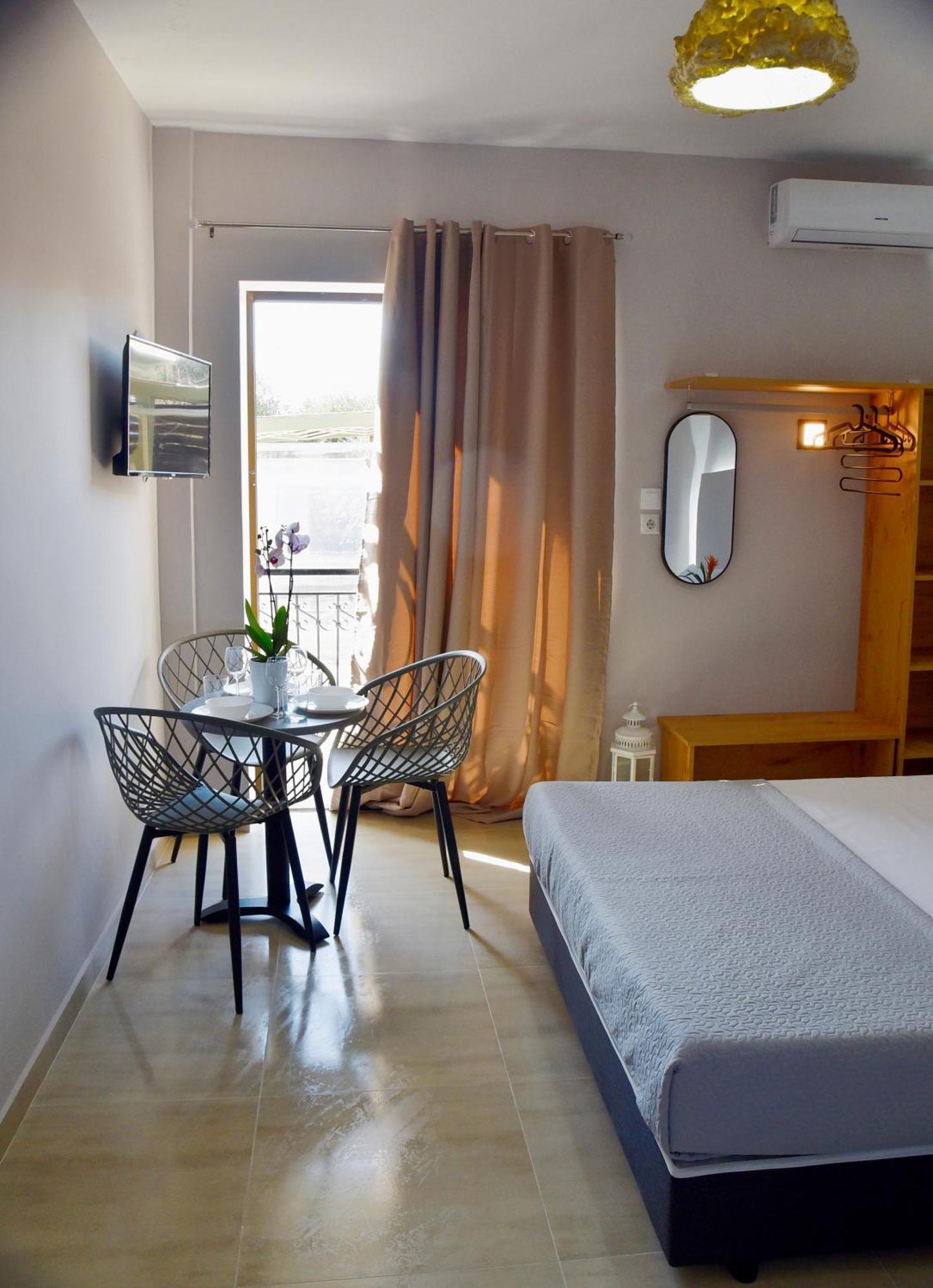 Room Nine 9 Beachfront Apartments Nea Kallikrateia Exteriör bild