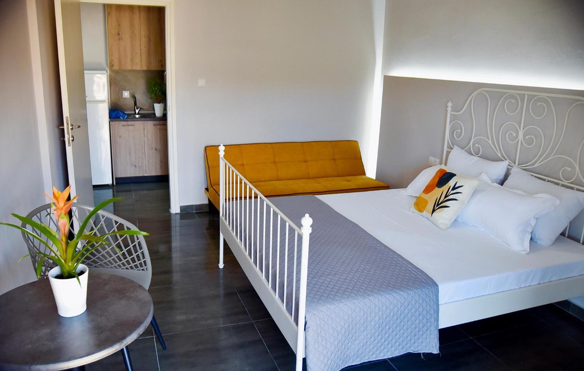 Room Nine 9 Beachfront Apartments Nea Kallikrateia Exteriör bild